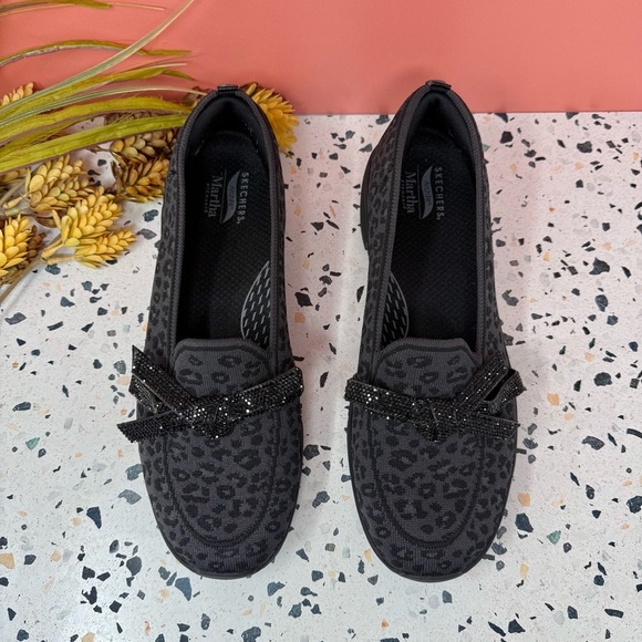 NEW Skechers Black Charcoal Leopard Bow Arch Fit Living Women’s Loafers Sz 10 - Picture 3 of 11